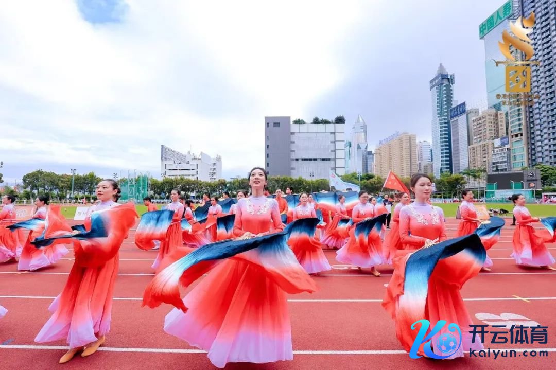 广东企业代表队入场及东江水跳舞扮演